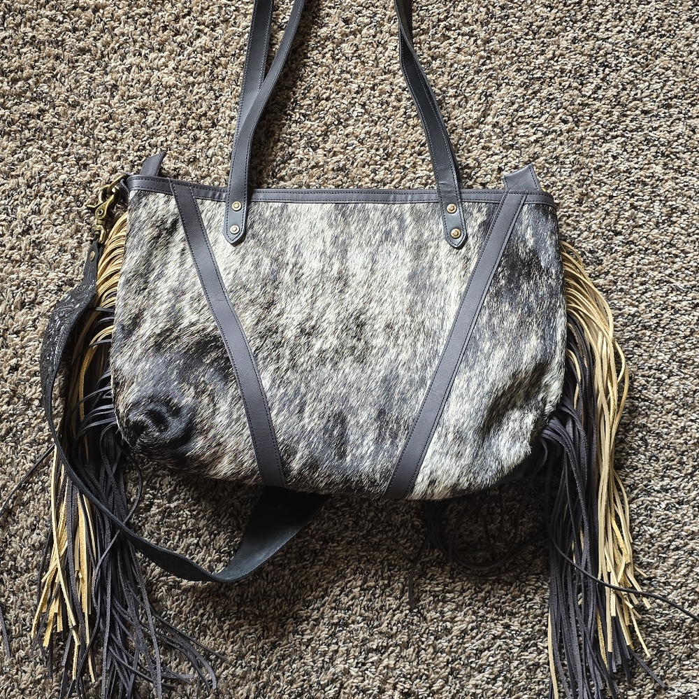 Charcoal and Camel Daisy with fringe